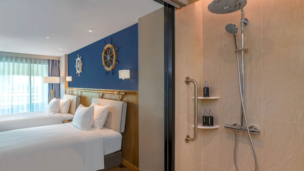 Premier Room, 2 Twin Beds, Balcony - Photo 4
