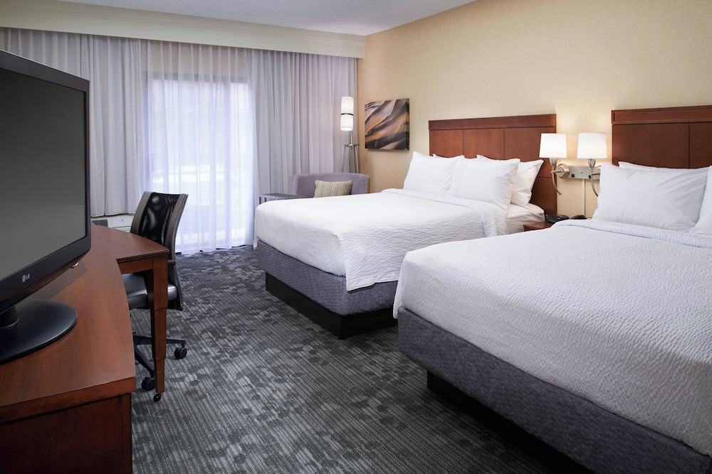 Room, 2 Queen Beds - Photo 1