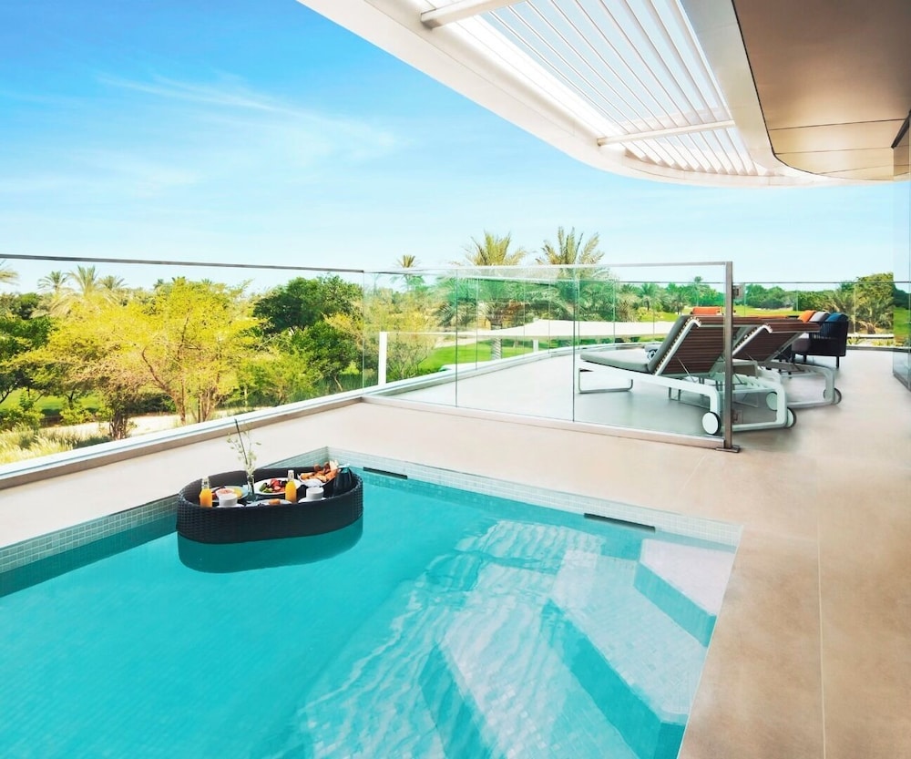 One Bedroom Private Pool Suite with Access to Lounge, 3 Pools & Mall Shuttle thumbnail 5