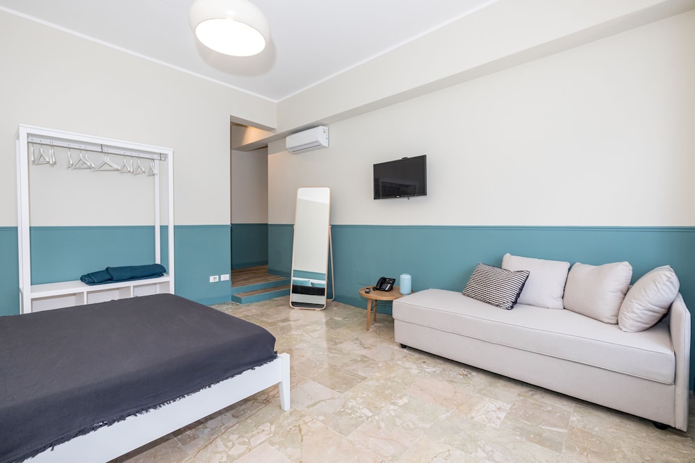 Superior Double Room, 1 Queen Bed, City View photo 3