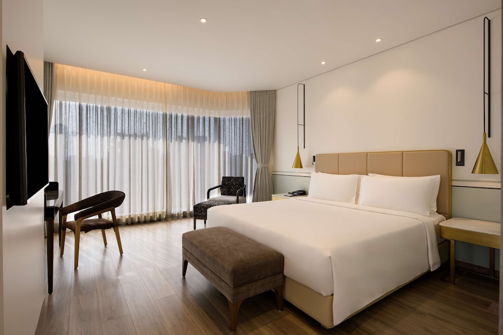 Suite (City Light)