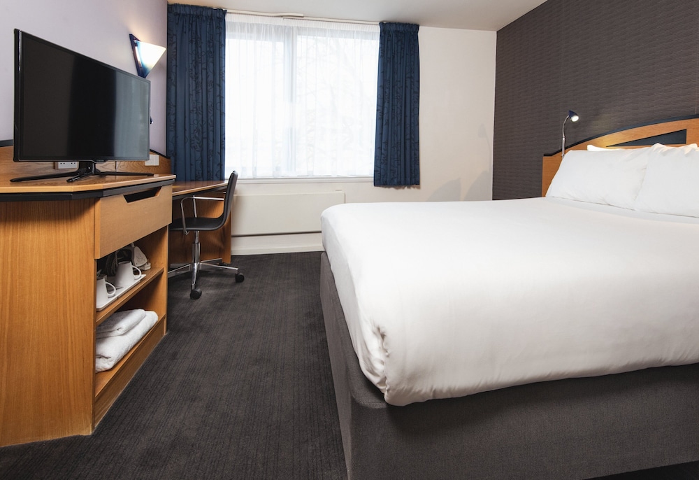 Standard Room, 1 Double Bed (with Free Hot Breakfast) photo 3