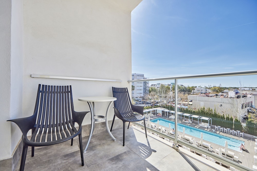 Twin Room, Balcony, Pool View - Photo 5