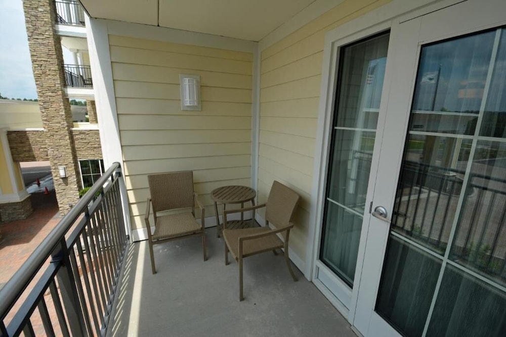 Suite, 2 Queen Beds, Accessible, Balcony