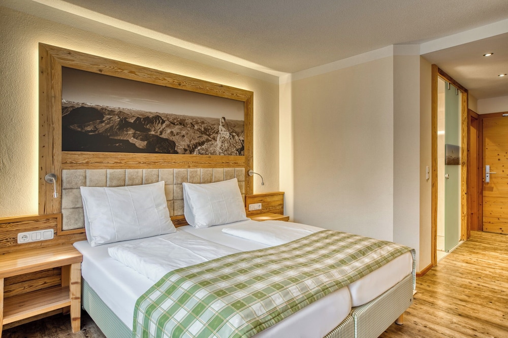Basic Double Room, Balcony photo 3