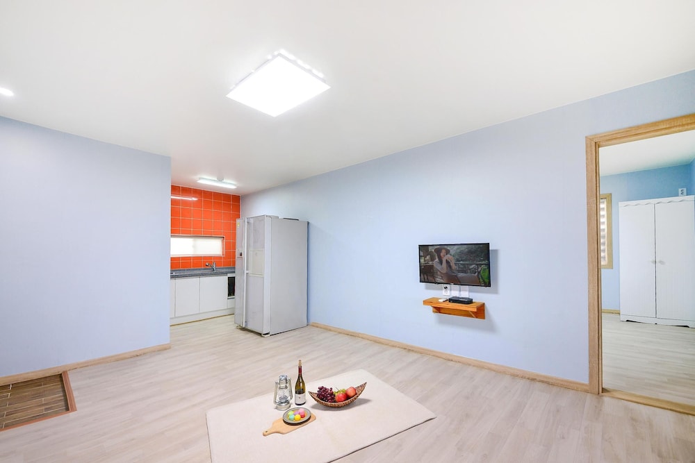 Basic Room, 1 Bedroom (103 ( F1 )) - Photo 6