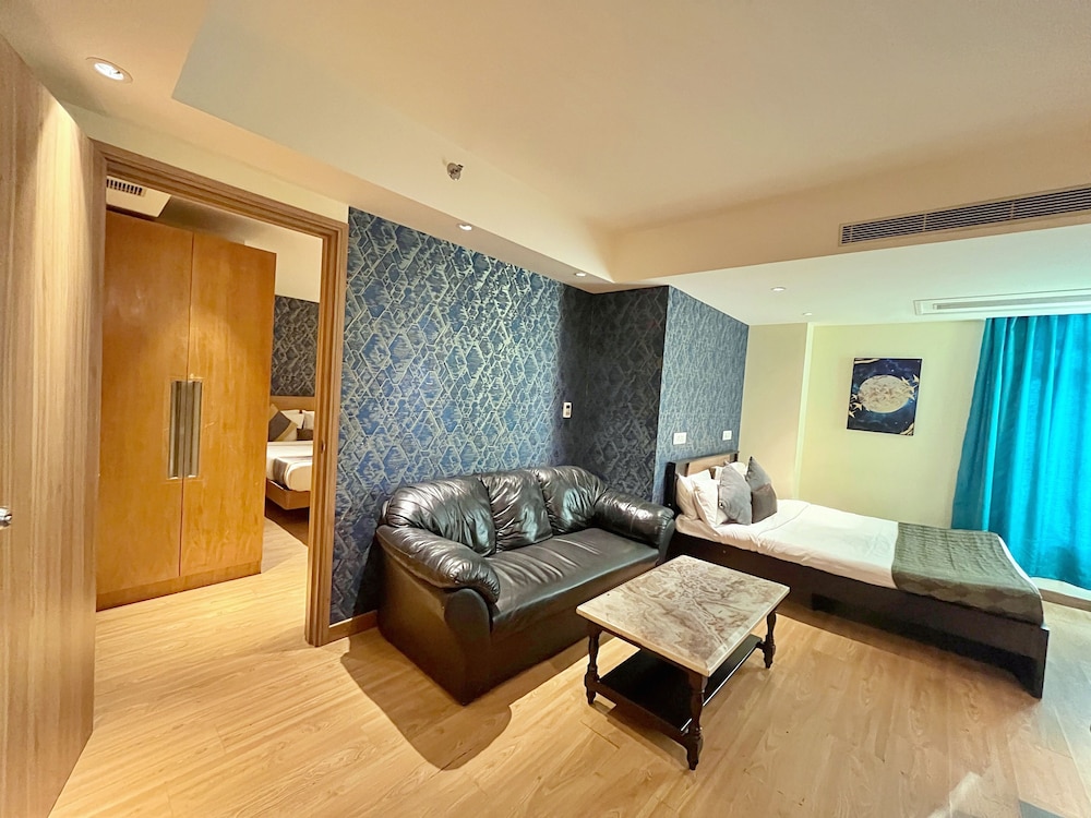 Family Room, Multiple Beds, Non Smoking, City View photo 1