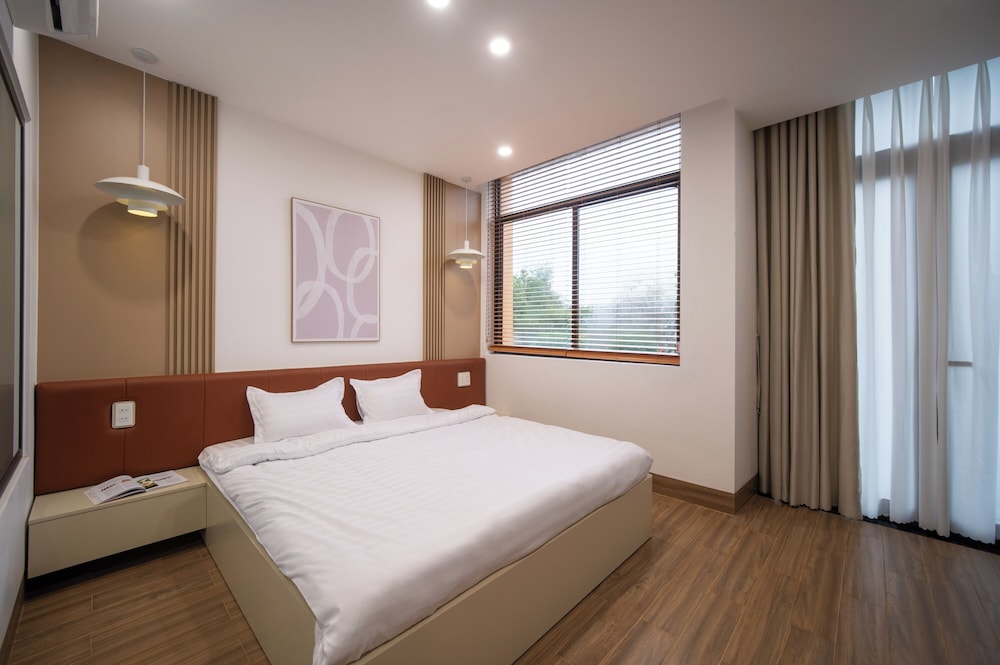 Suite, Balcony, City View photo 3