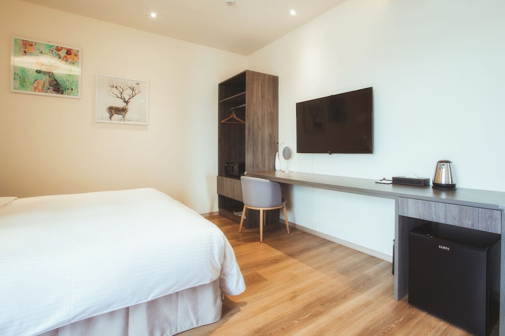 Standard Double Room, City View photo 2