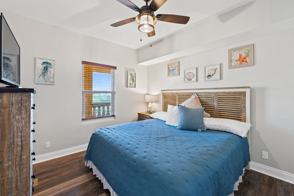 Condo, 2 Bedrooms, Balcony, Ocean View (602 E) photo 2