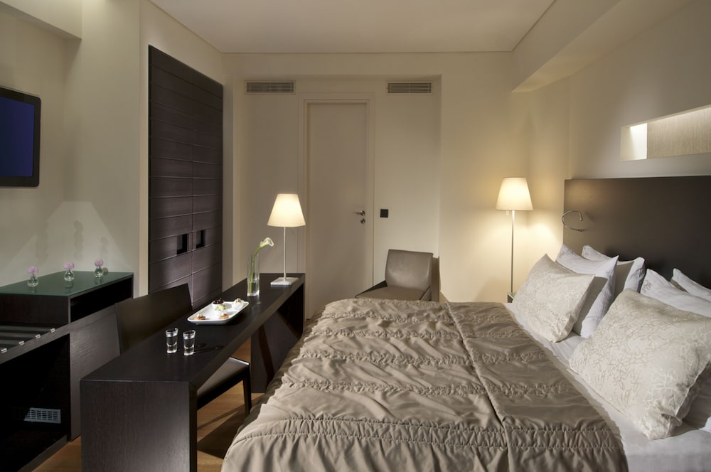 Basic Suite (Acropolis View)