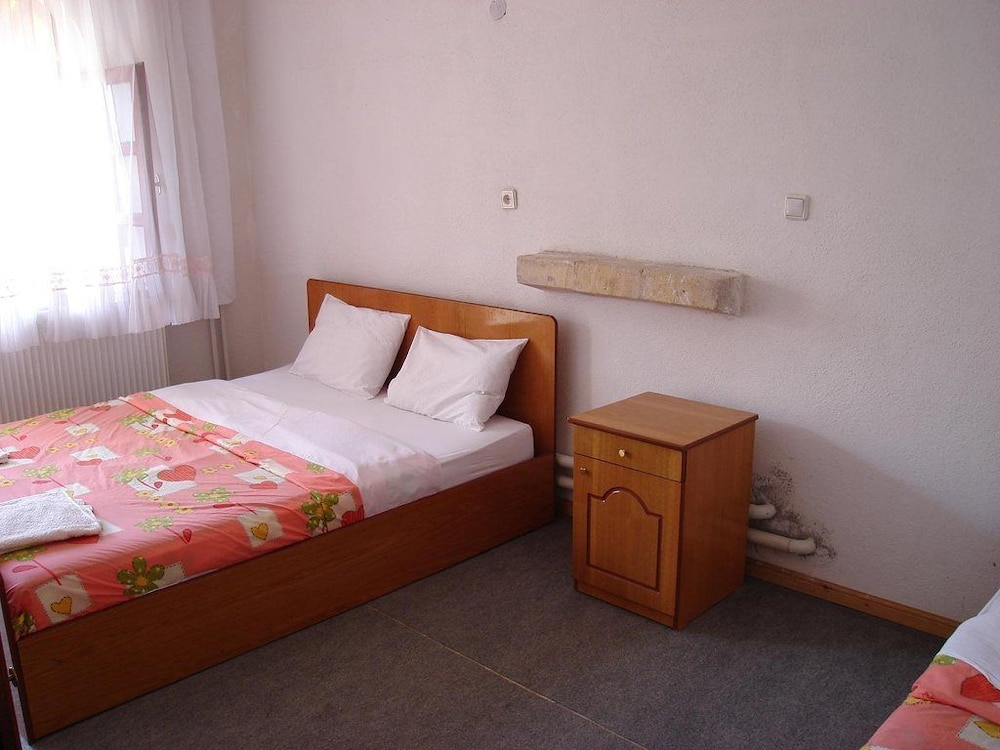 Double Room - Photo 1