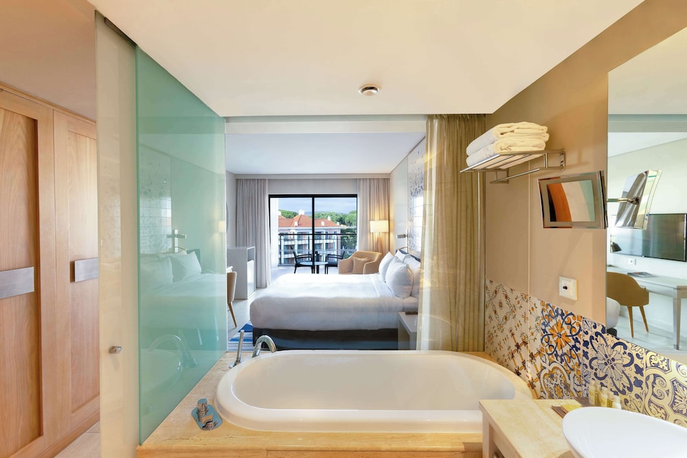 Deluxe Room, 1 King Bed, Golf View - Photo 6