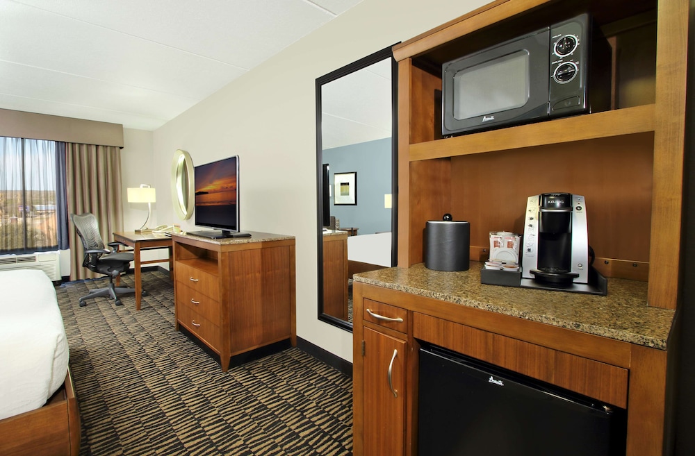 Two Double Beds - Photo 2