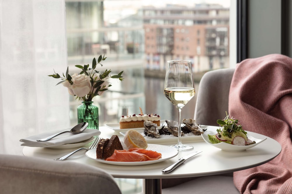 Premium Room, Canal View (Grand, Extra Bed 3 Adults)
