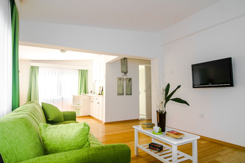 Triple Room, Garden View photo 1