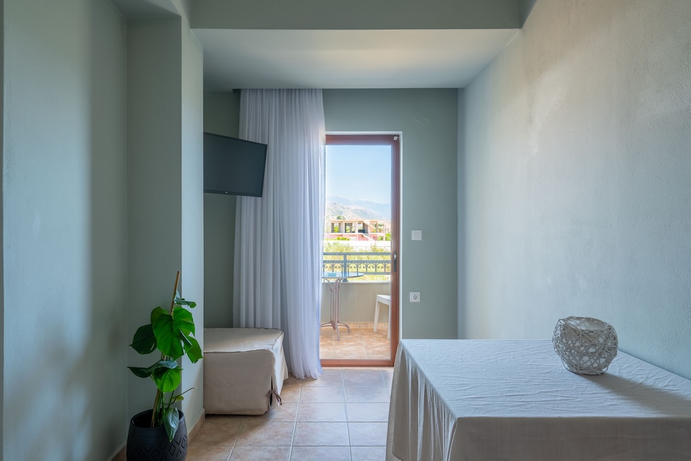 Family Apartment, Sea View - Photo 16