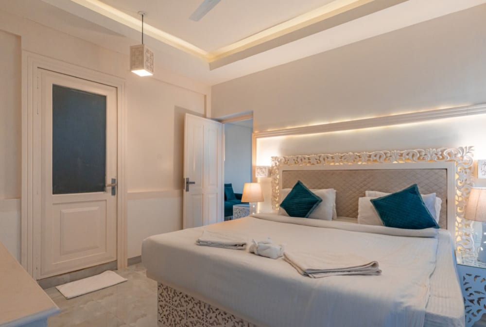 1BHK Presidential King Suites with Sea View