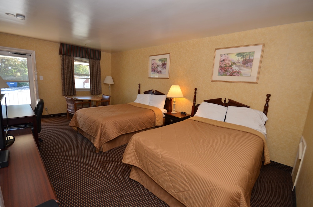 Standard Room, 2 Double Beds, Non Smoking