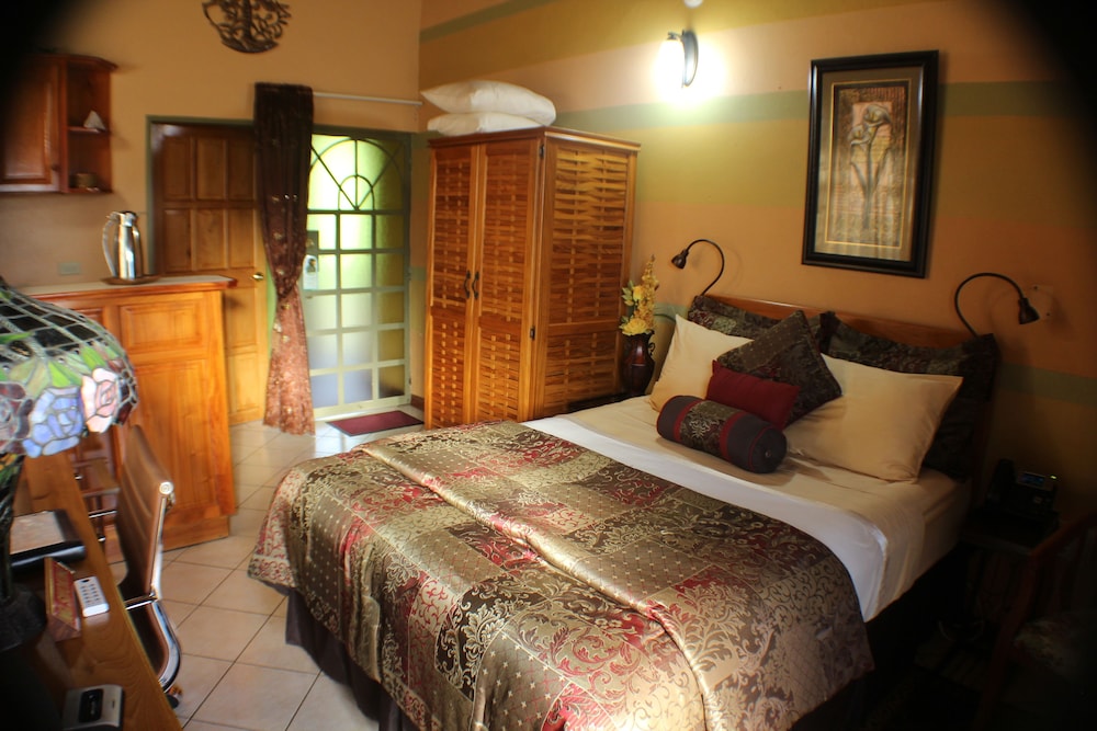 Deluxe Room, Kitchenette photo 1