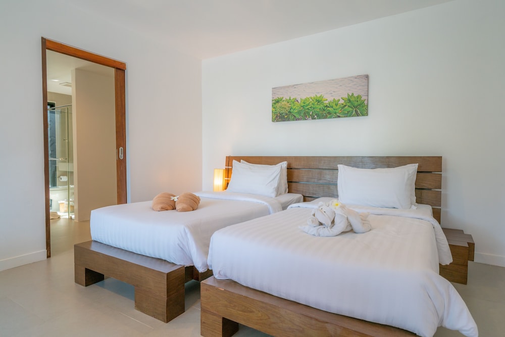 Grand Premier Beachfront Pool Villa