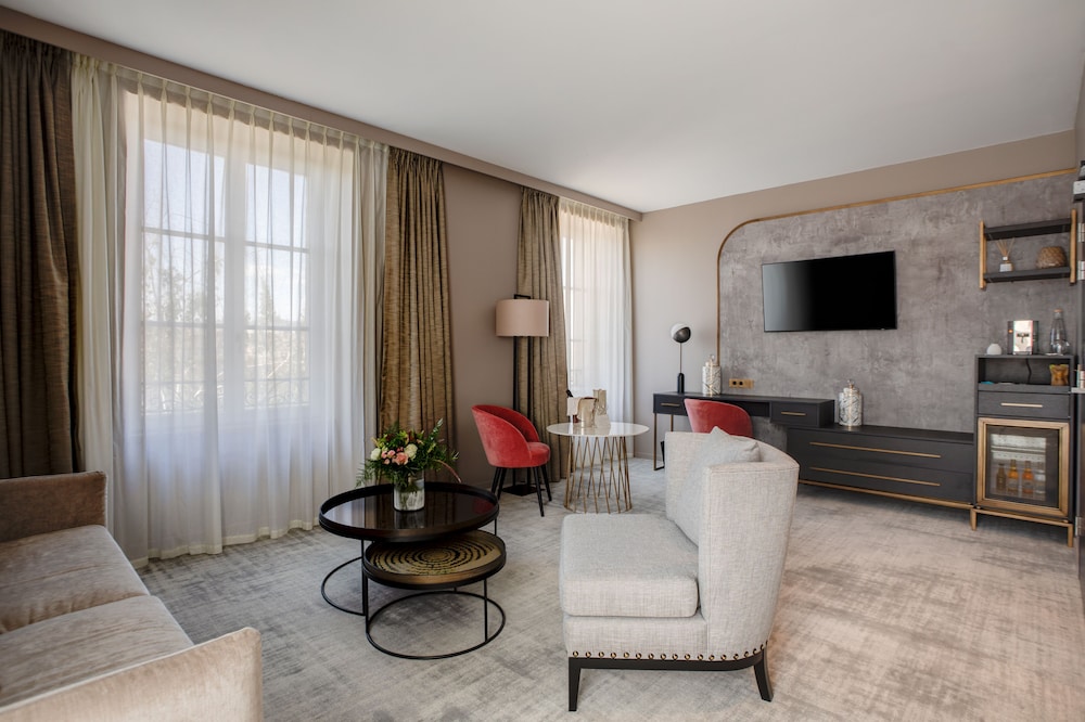 Duplex Suite with Loire View - Photo 8