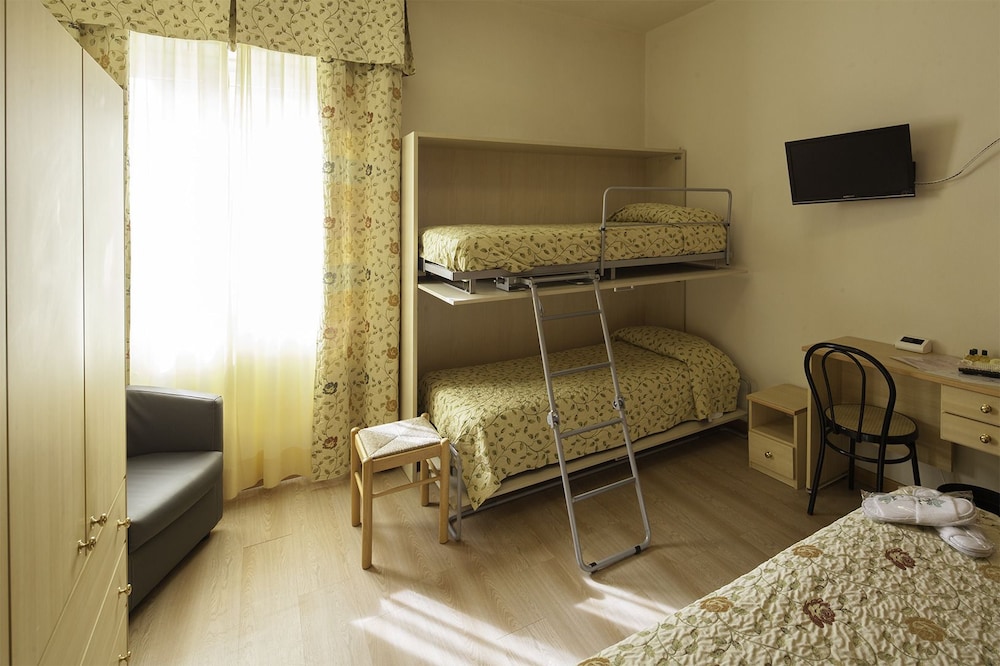 Quadruple Room photo 2