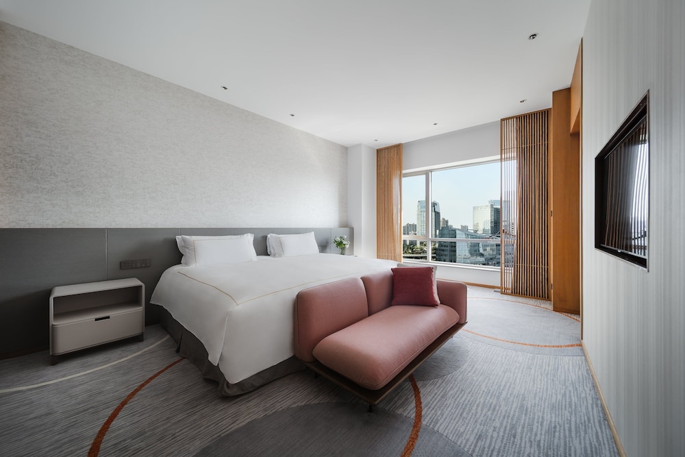 1 Bedroom Suite City View