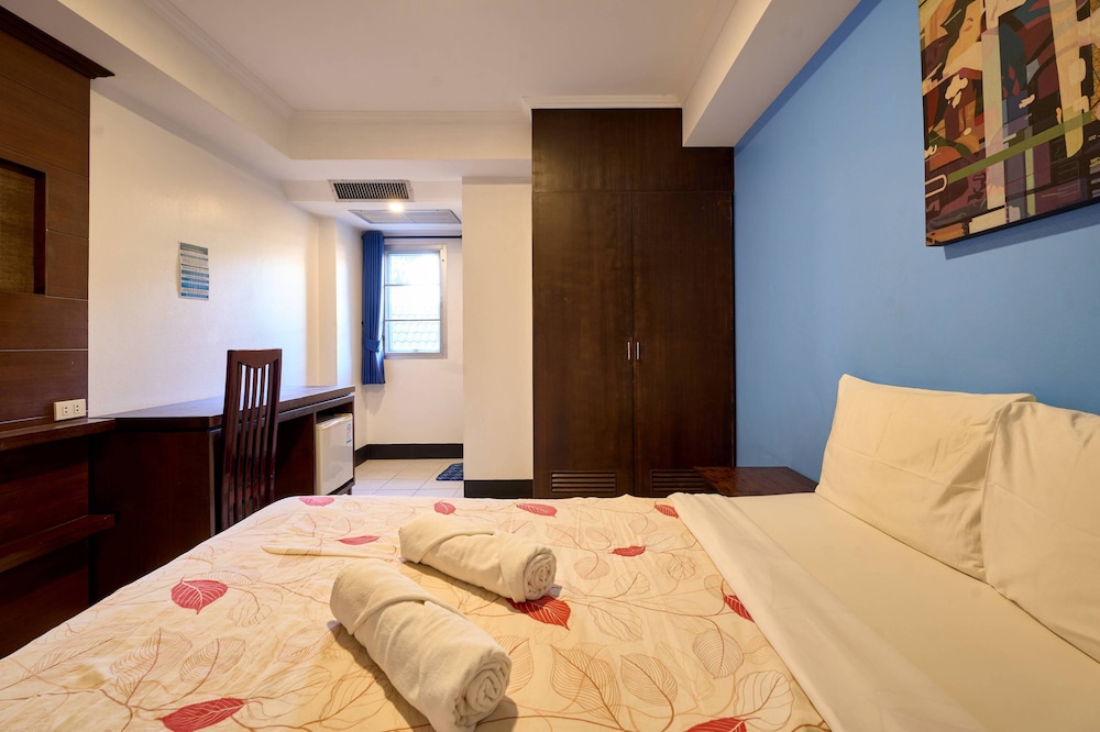 Budget Double Room - Photo 5