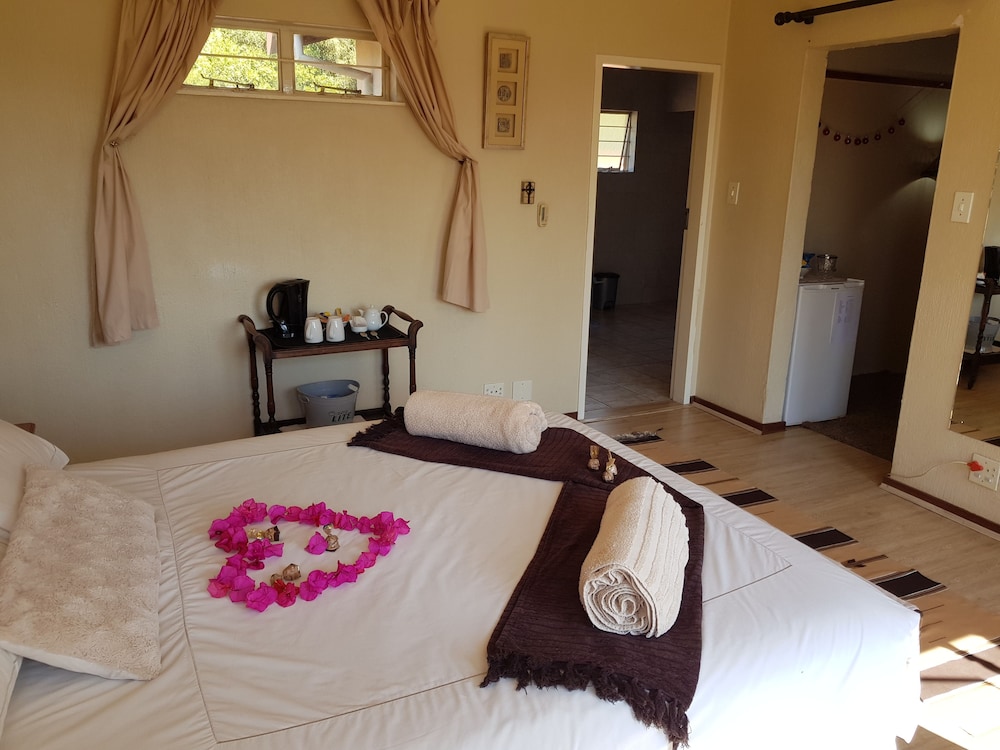 Flamingo Room photo 2