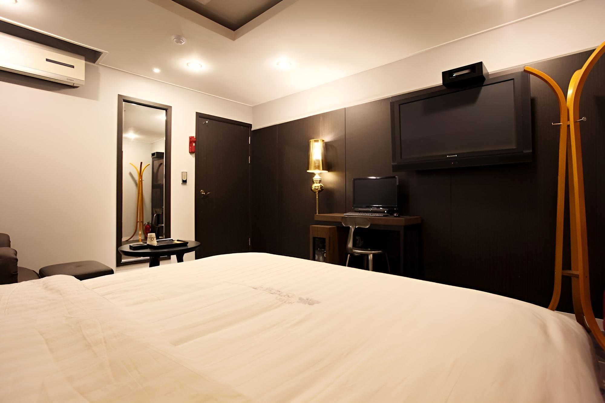Room (Emerald (1pc - GTX1660super Netflix+W) - Photo 21