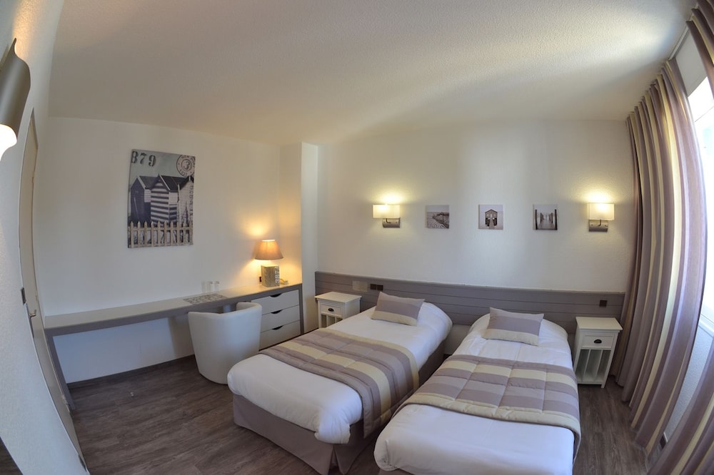 Classic Double or Twin Room, City View
