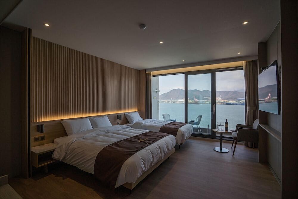 Deluxe Twin Room, Ocean View photo 1