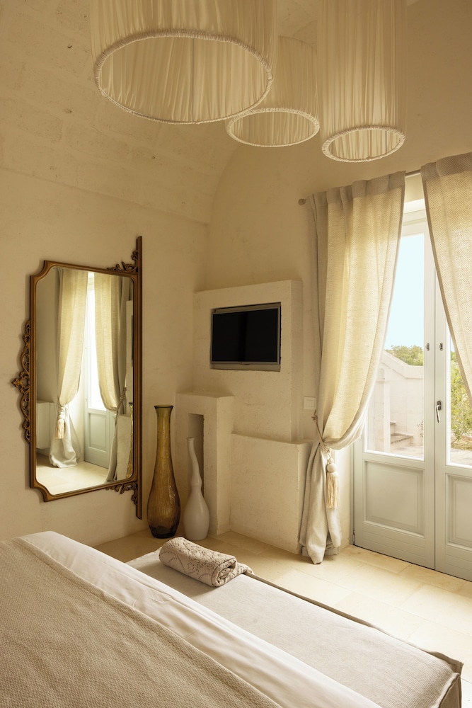 Deluxe House photo 3