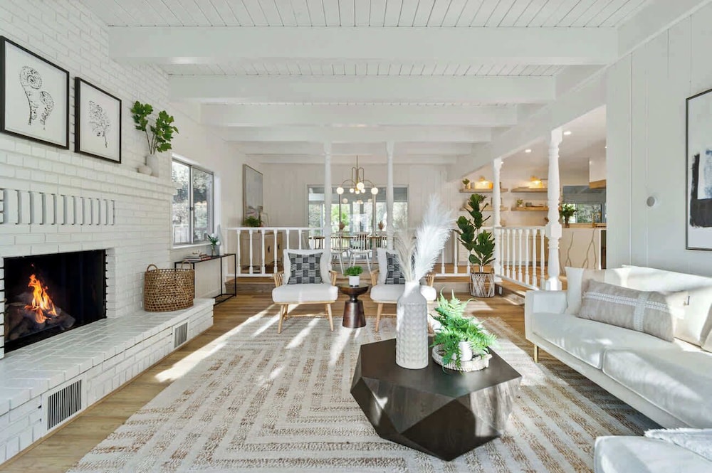House, Multiple Beds, Patio, Mountain View (The Lilypad) photo 1