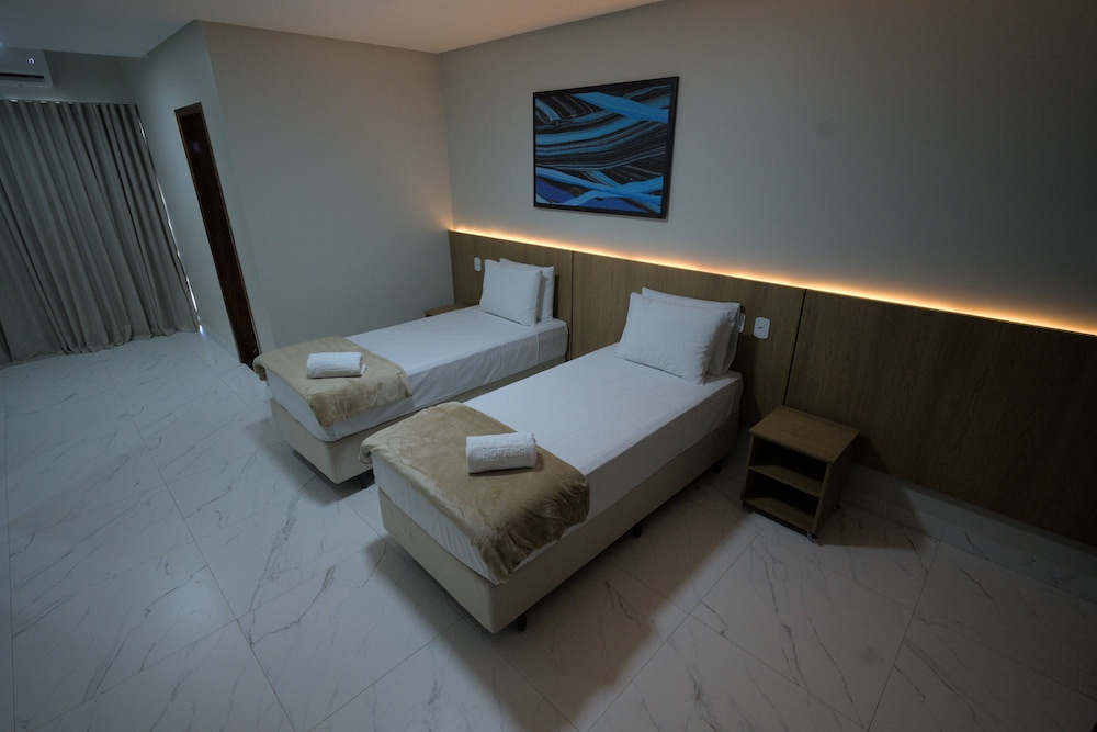 Deluxe Double or Twin Room photo 2