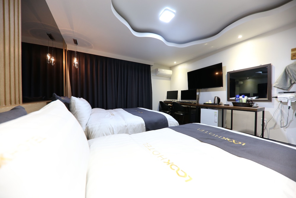 Deluxe Twin Room photo 2