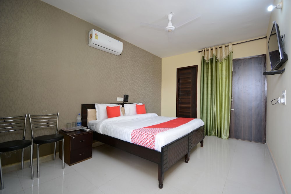 Deluxe Double or Twin Room photo 1