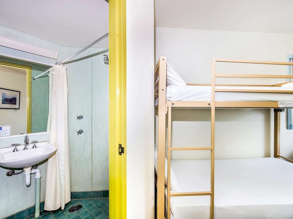 Standard Room, Multiple Beds photo 3