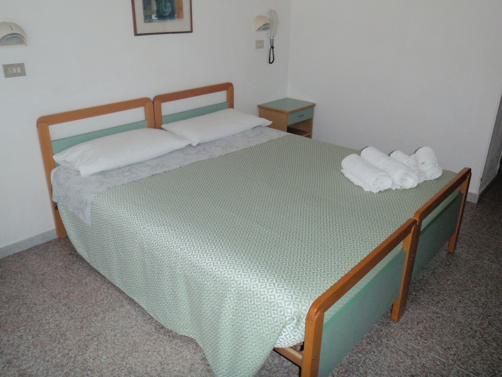 Double or Twin Room photo 1