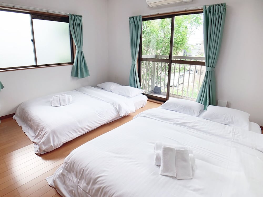 3 Bedroom 2 Story House with Balcony, Non Smoking