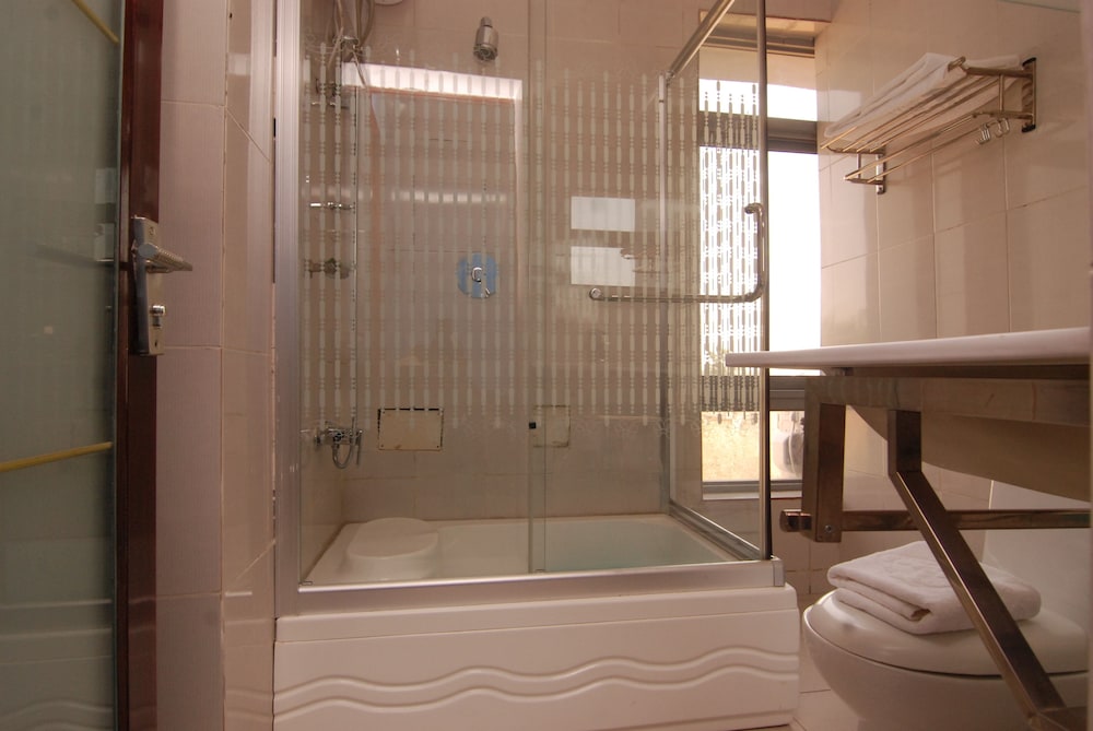 Suite - Photo 6