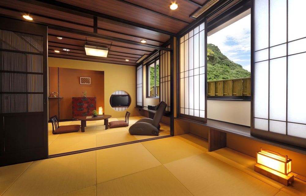 Superior Japanese Style Room, Private Shower, Non Smoking photo 2