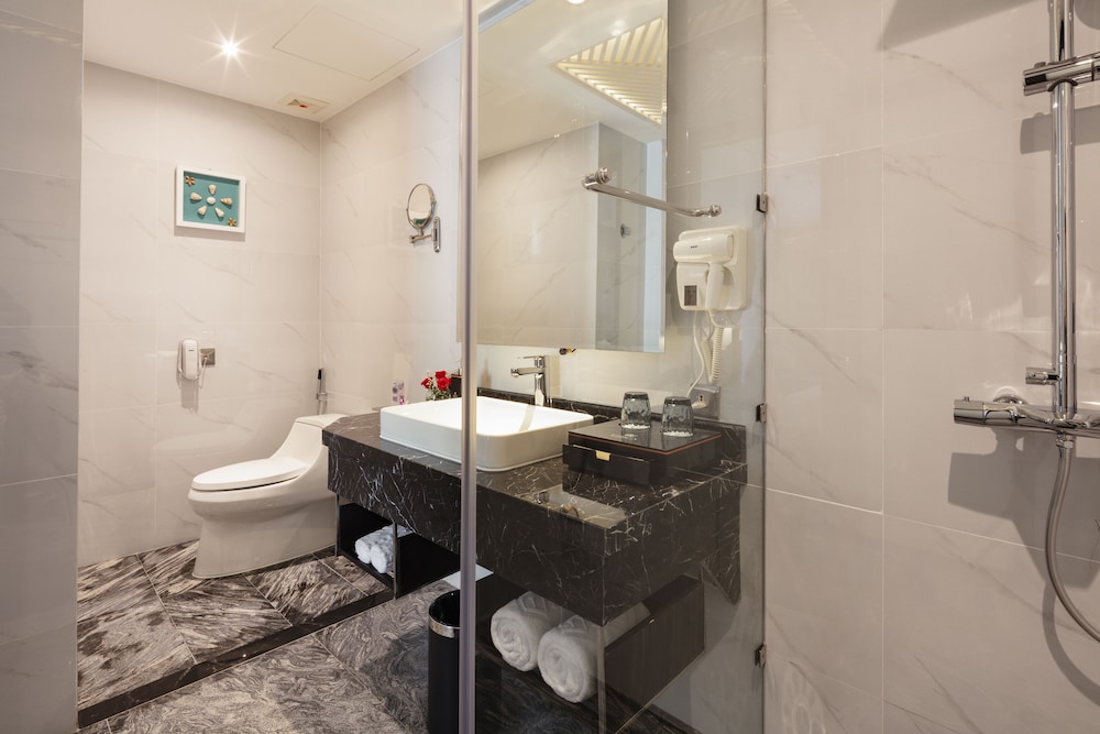 Grand Triple Room, Balcony - Photo 6