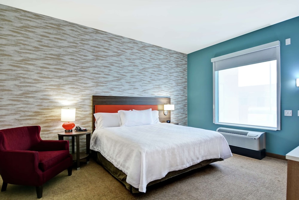 Suite, 1 King Bed, Accessible, Bathtub photo 2