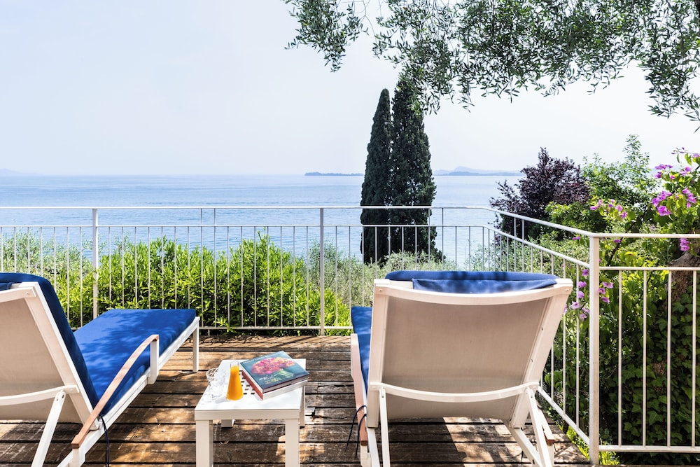Deluxe Suite, 2 Bedrooms, Terrace, Lake View photo 3