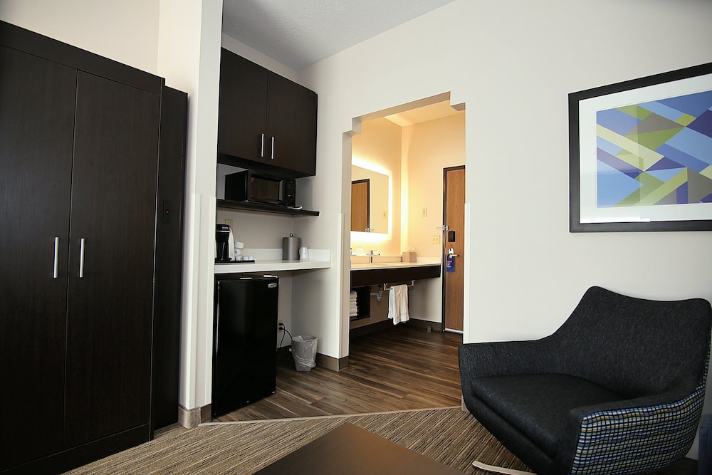 Suite, 1 Bedroom photo 3