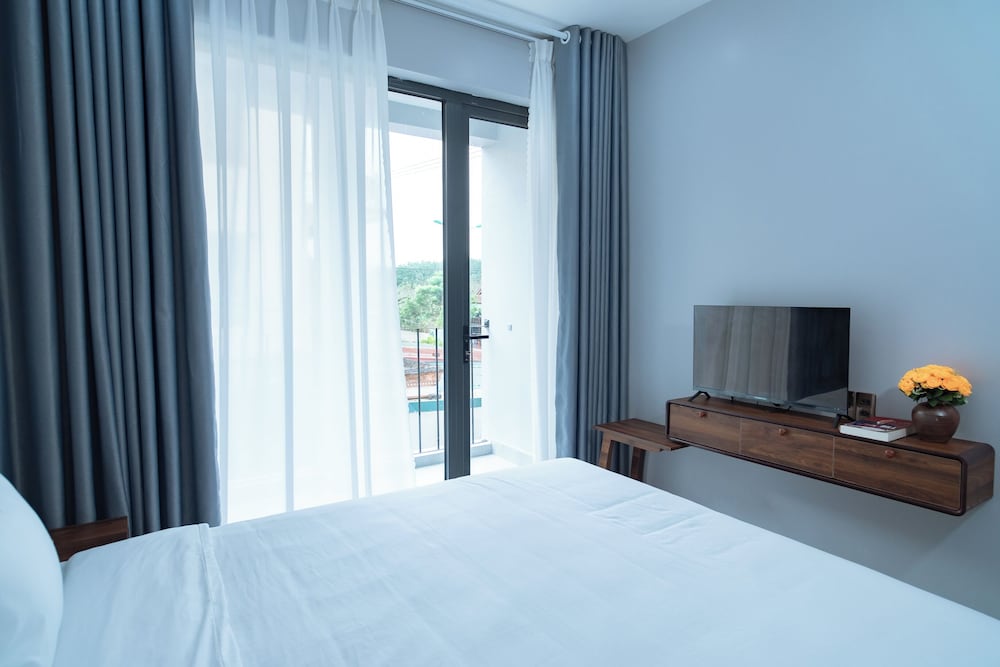 Queen Room with Balcony photo 3