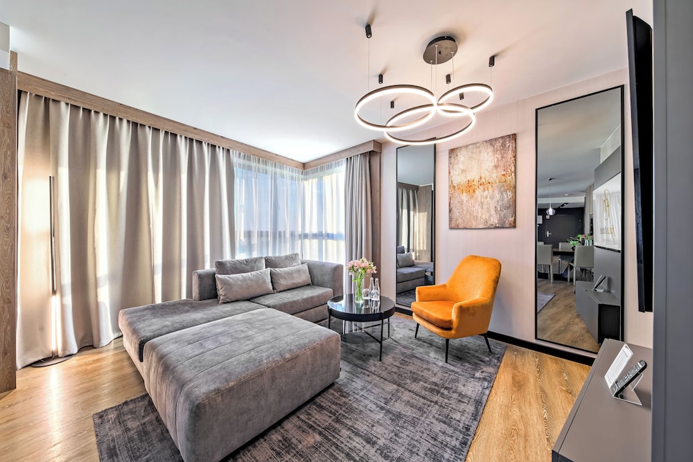Executive Suite photo 2