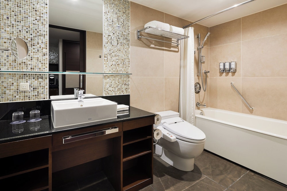 Club Room, 2 Double Beds - Photo 5